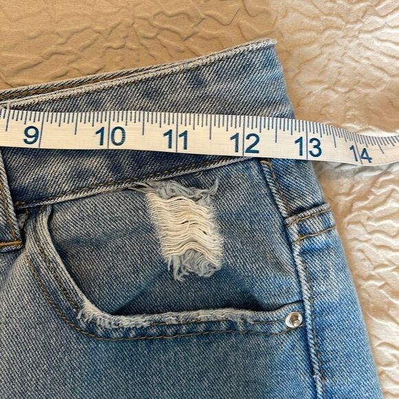 SHEIN High Waisted Denim Shorts with Frayed Hem Distressed Light Rinse Size XS - Picture 6 of 7